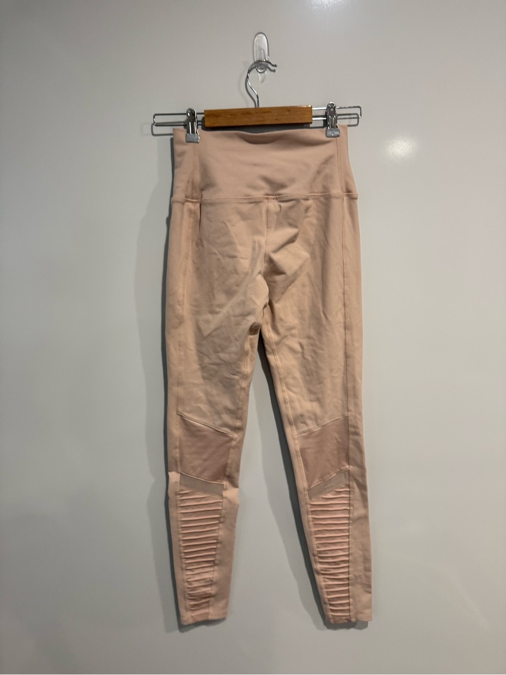 Alo Yoga High Waist Moto Legging in Nectar - Picture 2 of 7